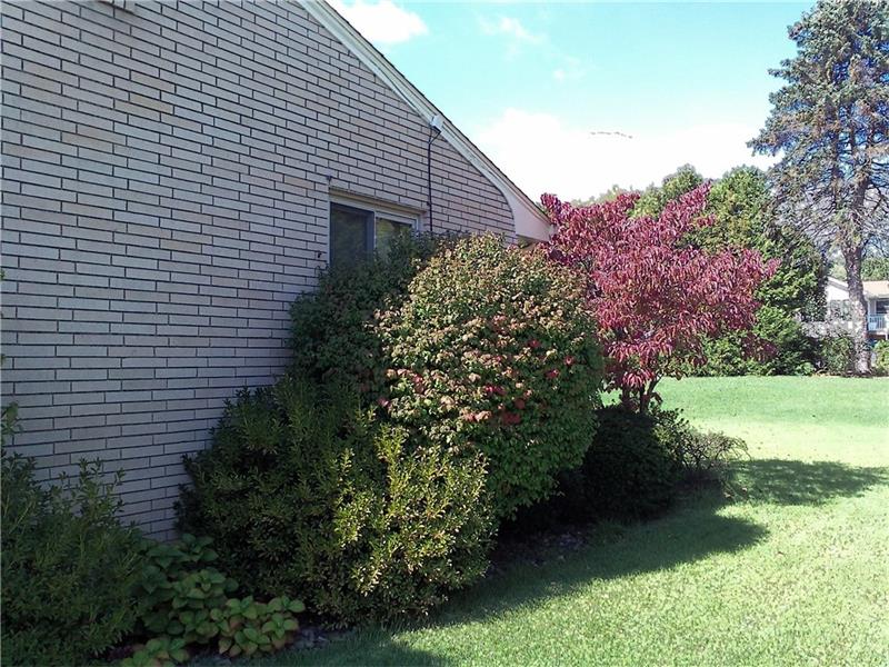 1808 W Loucks Avenue Ave, Scottdale, PA 15683