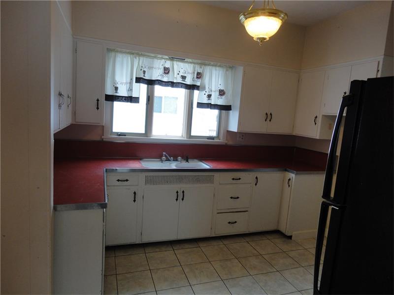 324 Woodland Avenue, Grove City Boro, PA 16127