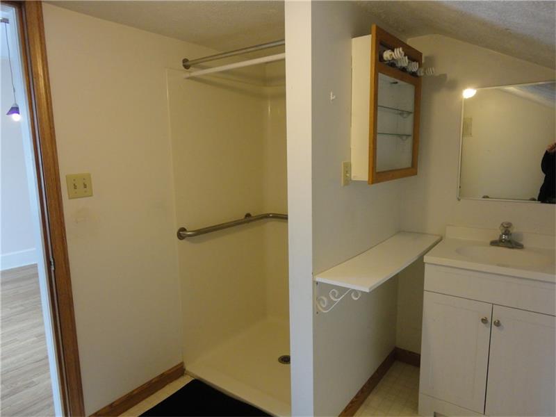 324 Woodland Avenue, Grove City Boro, PA 16127