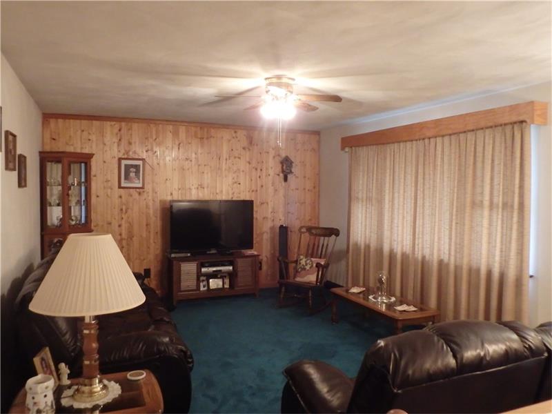 149 Valley View Dr, Rayburn Twp, PA 16201