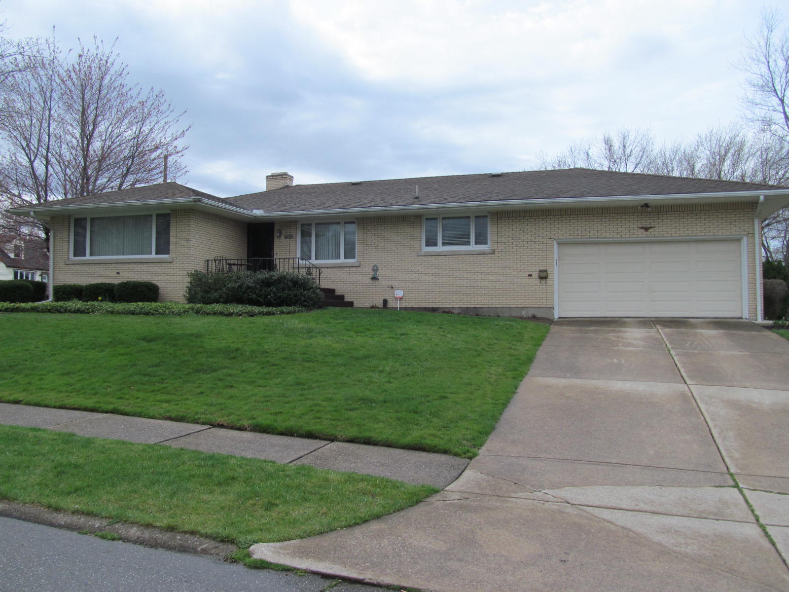 4122 Melrose Ave, Erie, PA 16509