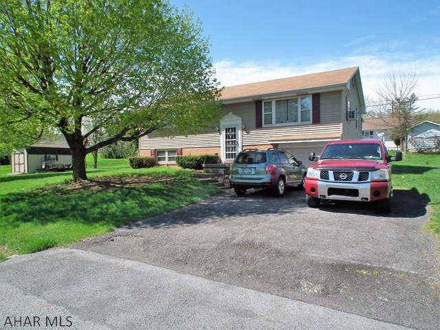 406 Nakis Drive, Duncansville, PA 16635