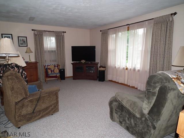 406 Nakis Drive, Duncansville, PA 16635