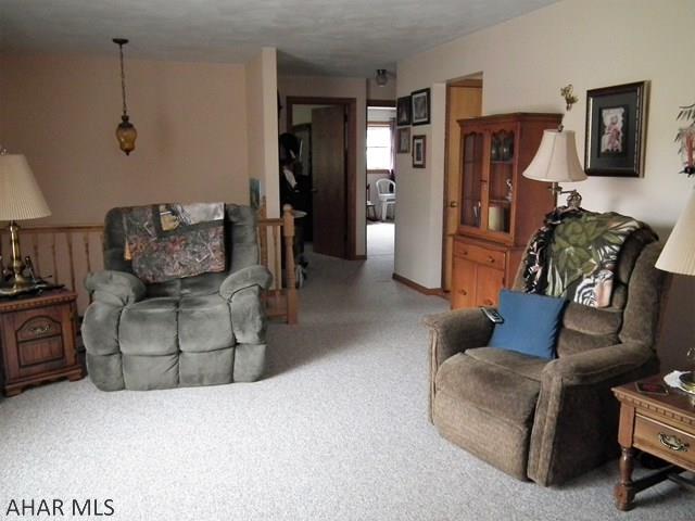 406 Nakis Drive, Duncansville, PA 16635
