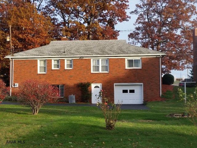 212 South Walnut Street, Martinsburg, PA 16662