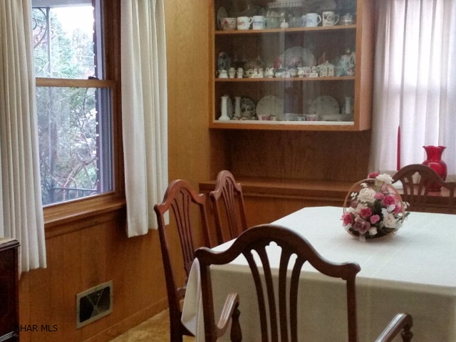 212 South Walnut Street, Martinsburg, PA 16662