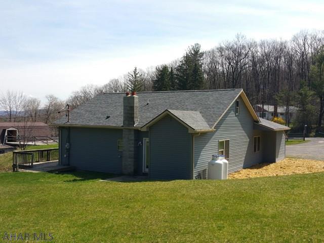2743 Grandview Rd, Tyrone, PA 16686