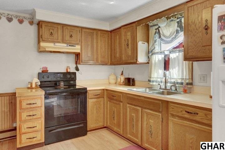 159 Greenbriar Road, Elliottsburg, PA 17024