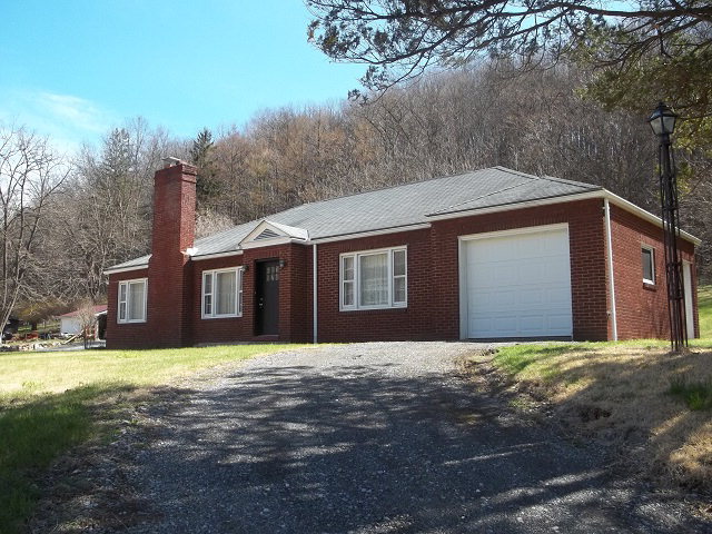 696 US Highway 522S, Mount Union, PA 17066