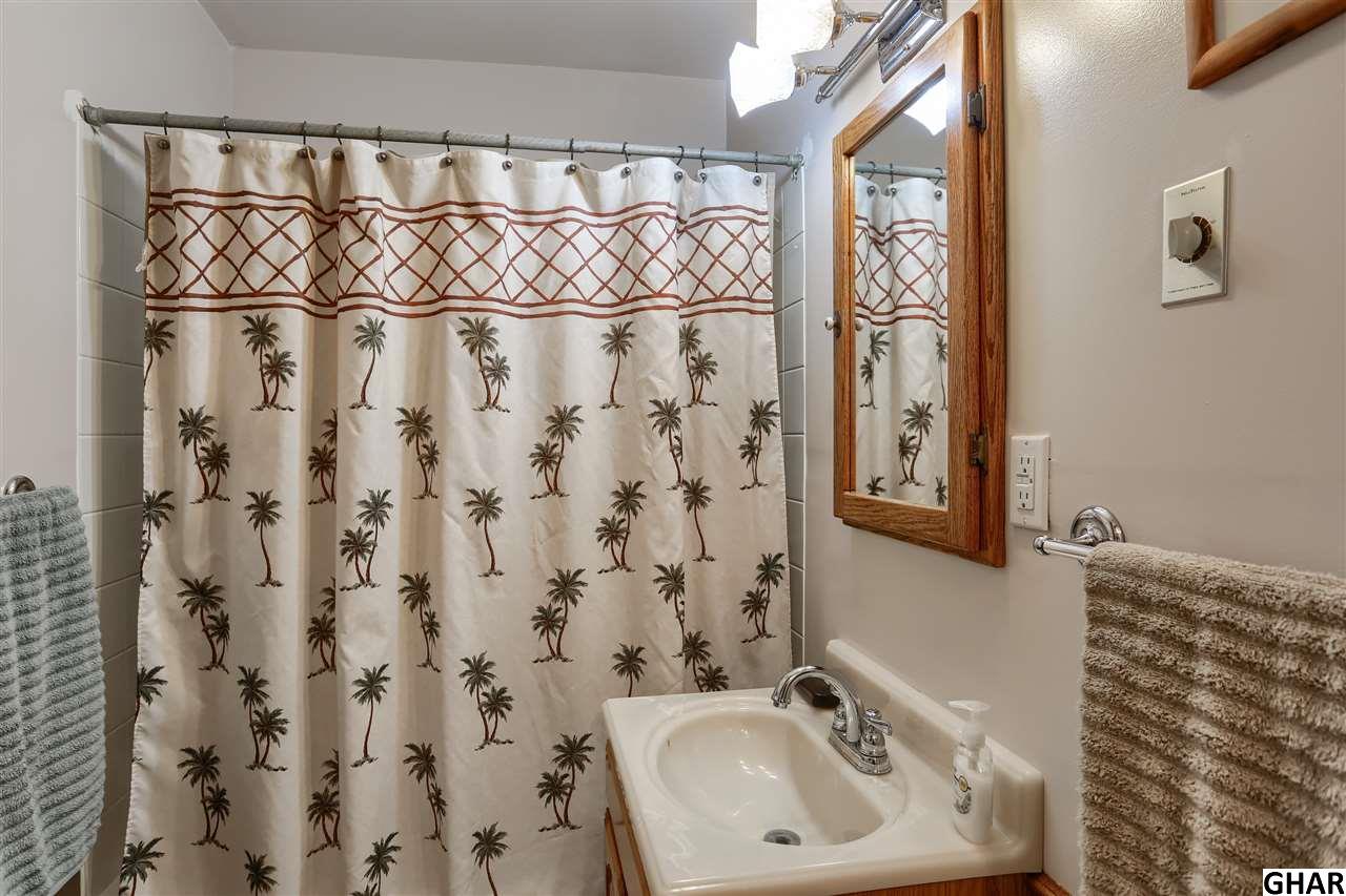 8111Chambers Hill Rd, Harrisburg, PA 17111