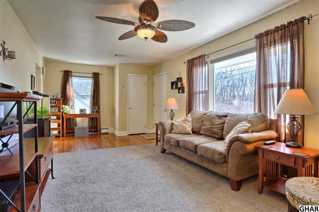 28Charlton Rd, Harrisburg, PA 17112