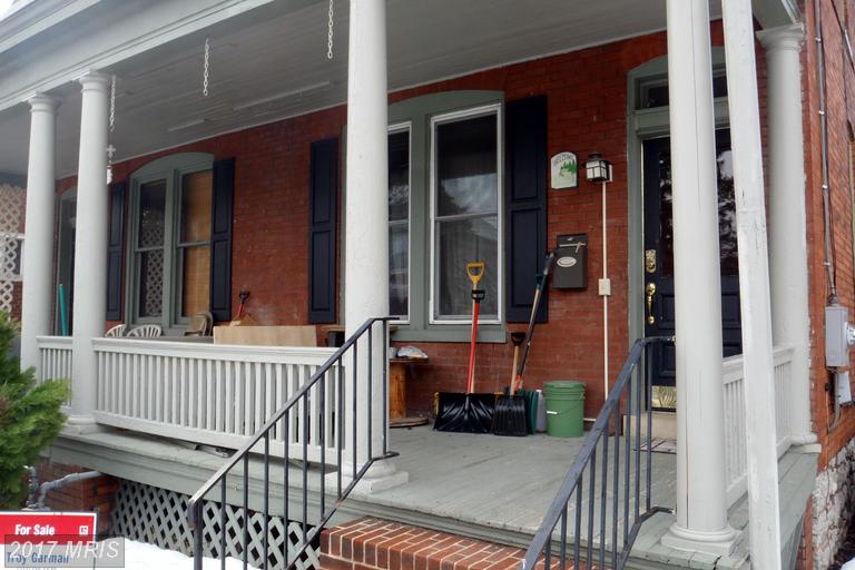 107 SIXTH STREET NORTH, Chambersburg, PA 17201