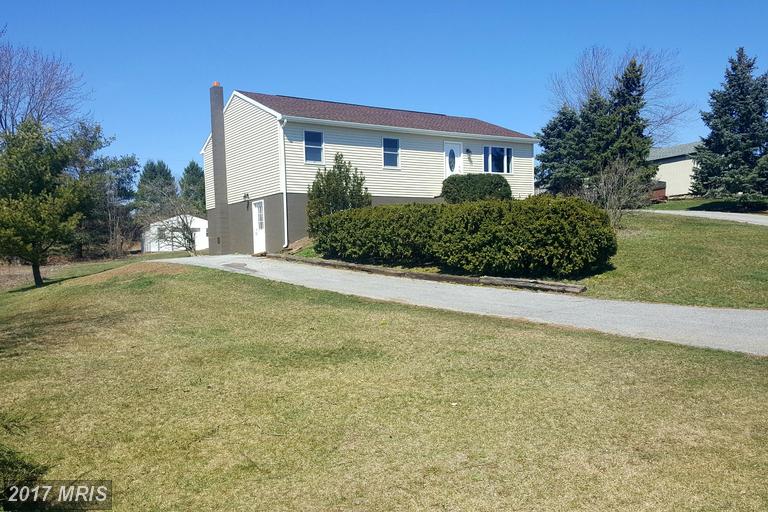 1577 STREAMSIDE DRIVE, Chambersburg, PA 17202