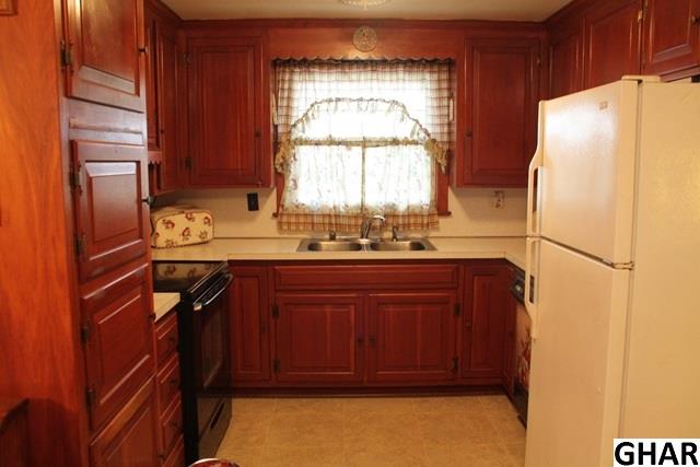 124Rice Ave, Biglerville, PA 17307