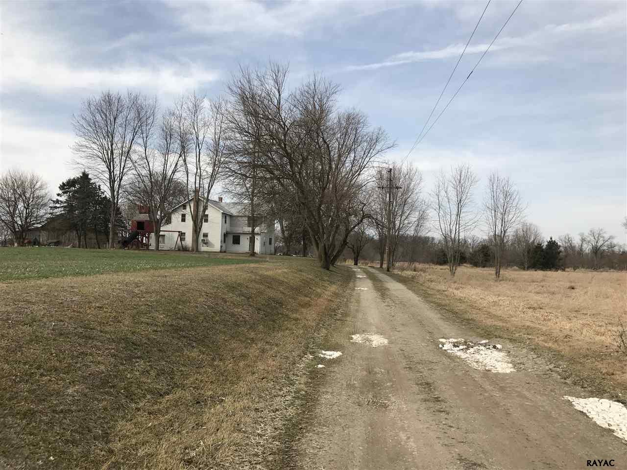 62 Creek Road, East Berlin, PA 17316