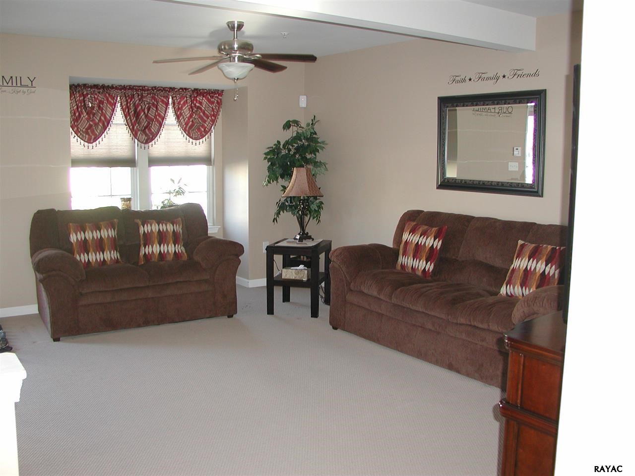 753 Blossom Drive, Hanover, PA 17331