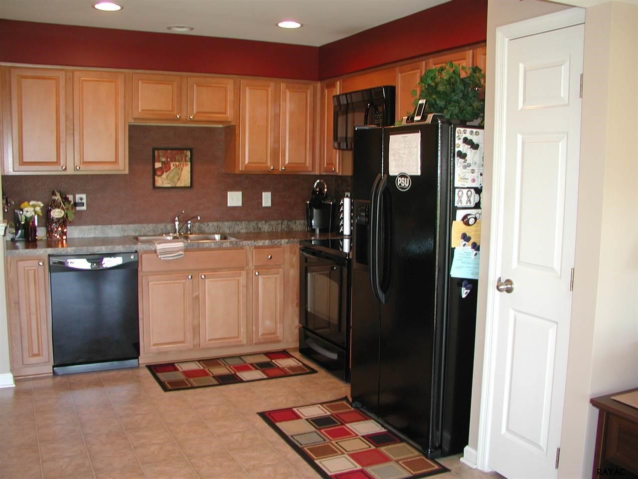 753 Blossom Drive, Hanover, PA 17331