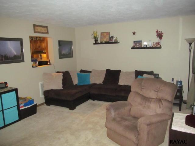 382 Providence Drive, McSherrystown, PA 17344