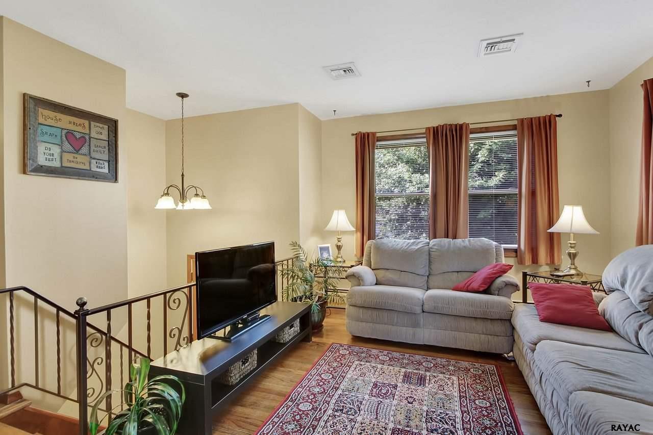85 Roth's Church Rd., Spring Grove, PA 17362