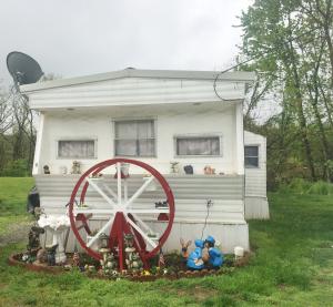 6824 Lincoln Hwy #8