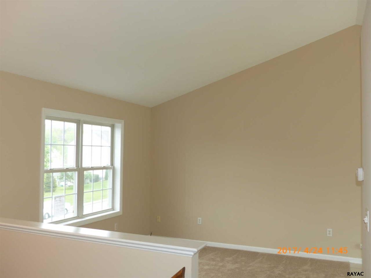 14 Christine Dr, Wrightsville, PA 17368
