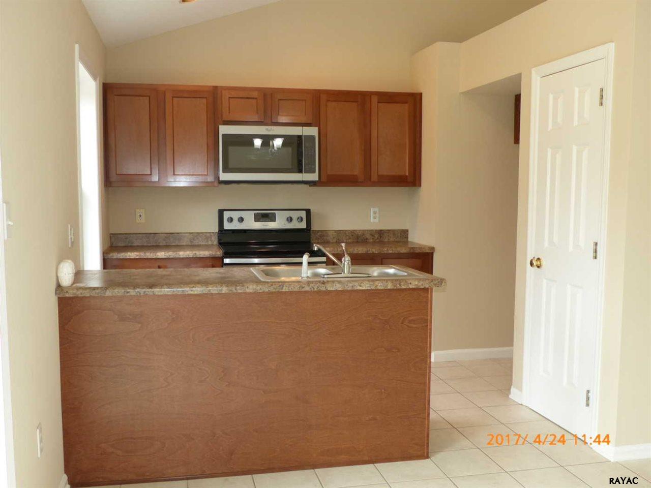 14 Christine Dr, Wrightsville, PA 17368