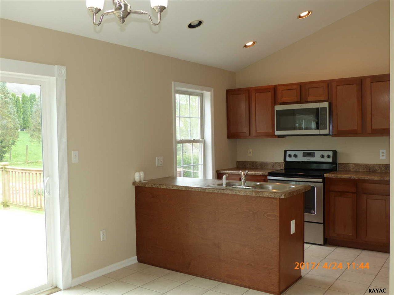 14 Christine Dr, Wrightsville, PA 17368