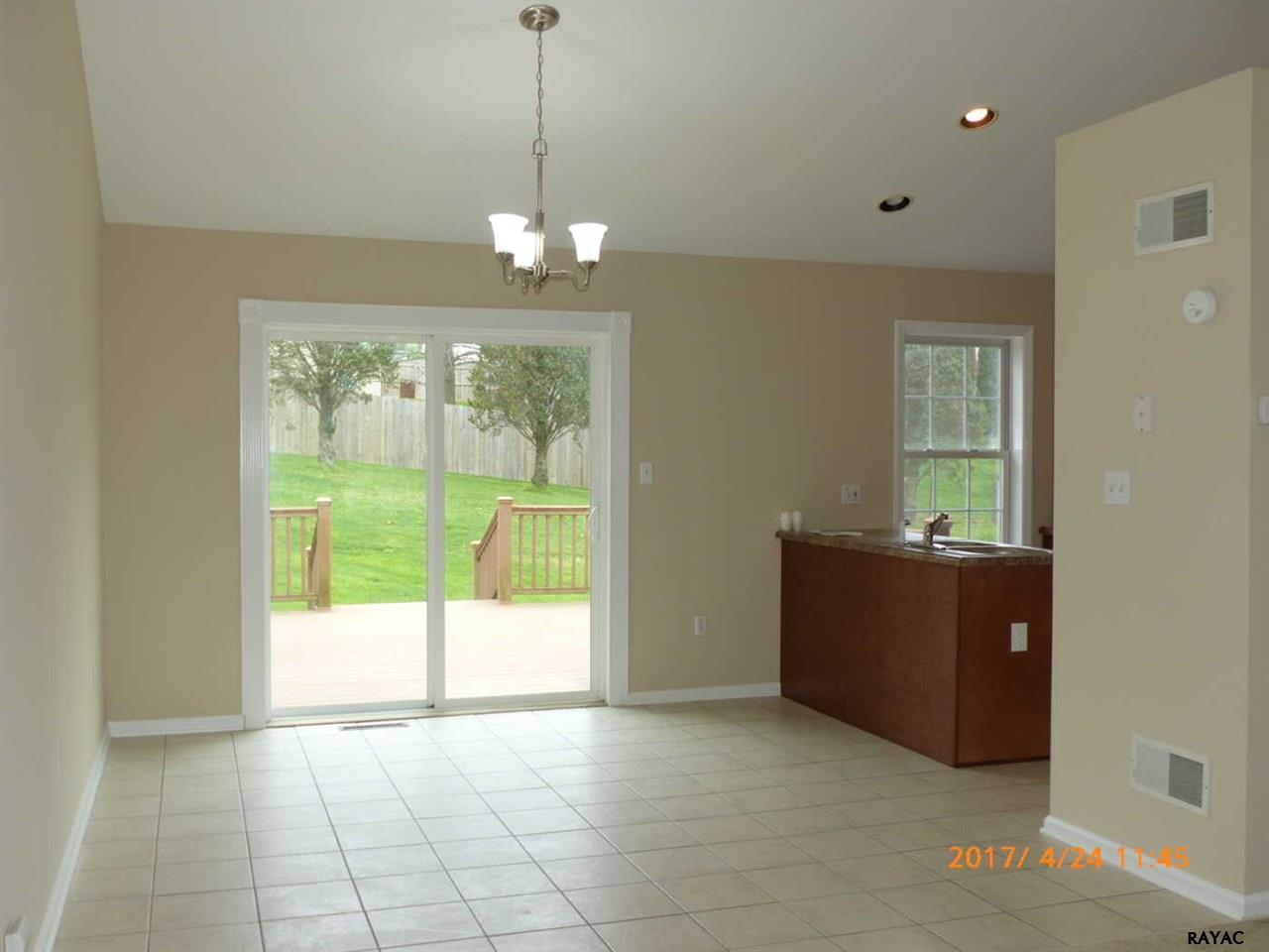 14 Christine Dr, Wrightsville, PA 17368