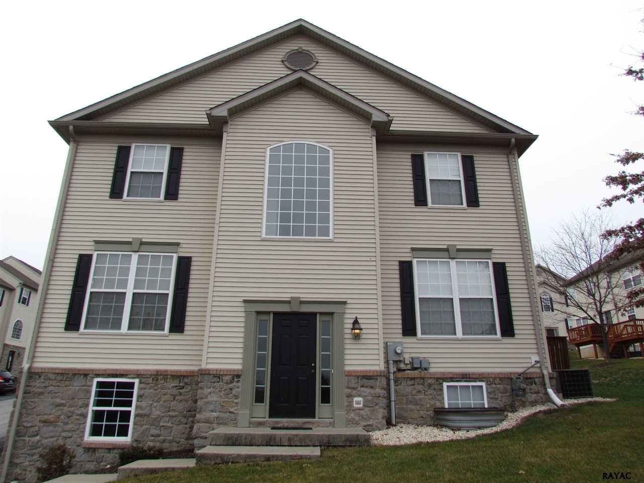 2725 Foxshire Drive, York, PA 17402