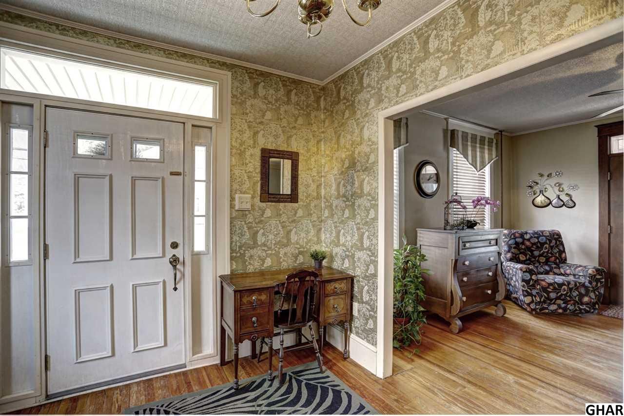 419 W Main St., Valley View, PA 17983