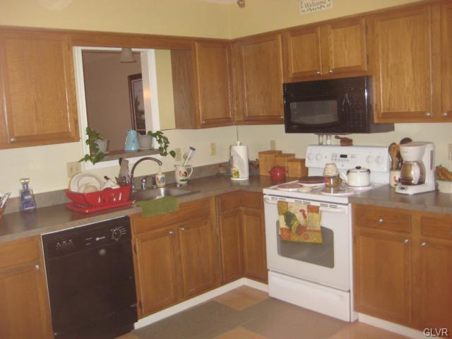 327 West 2nd Street, Alburtis Borough, PA 18011
