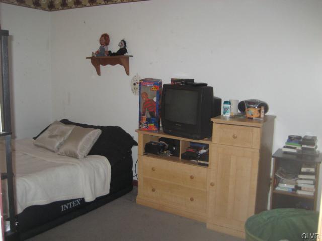 327 West 2nd Street, Alburtis Borough, PA 18011