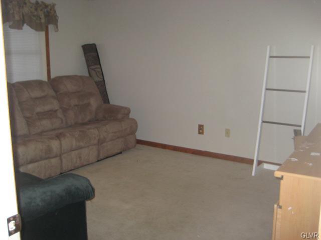 327 West 2nd Street, Alburtis Borough, PA 18011