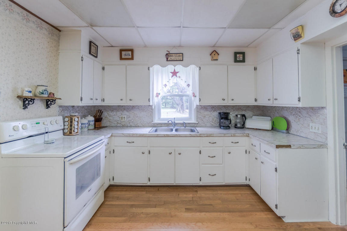 509 Monocacy Dr, Bath, PA 18014
