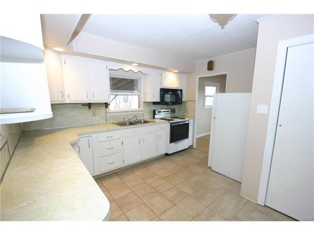 1627 Lansdale Avenue, Bethlehem City, PA 18017