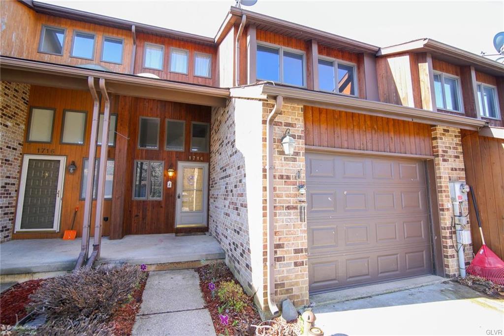 1714Falcon Dr, Bethlehem, PA 18017