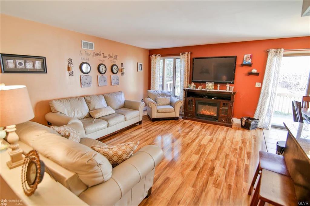 1714Falcon Dr, Bethlehem, PA 18017