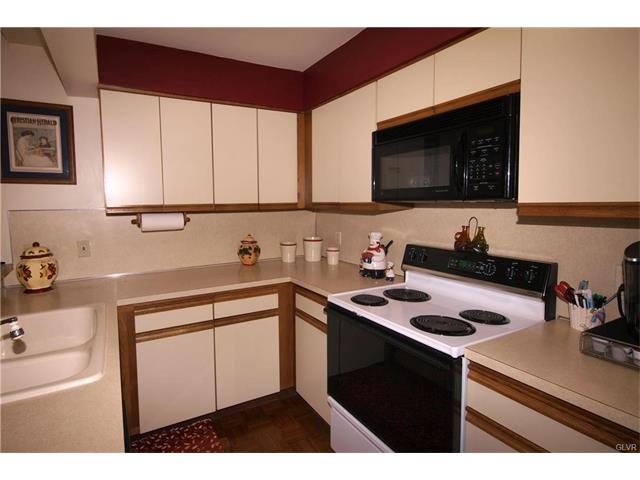 2865 Greenleaf Court, Bethlehem City, PA 18017