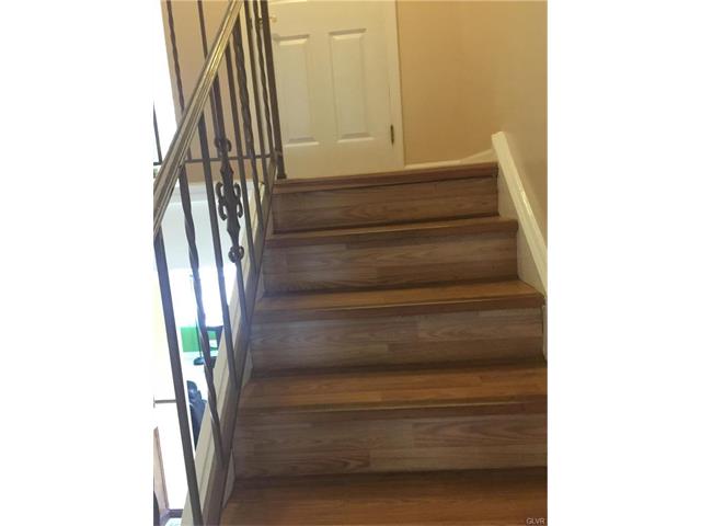 238 Vista Drive, Easton, PA 18042