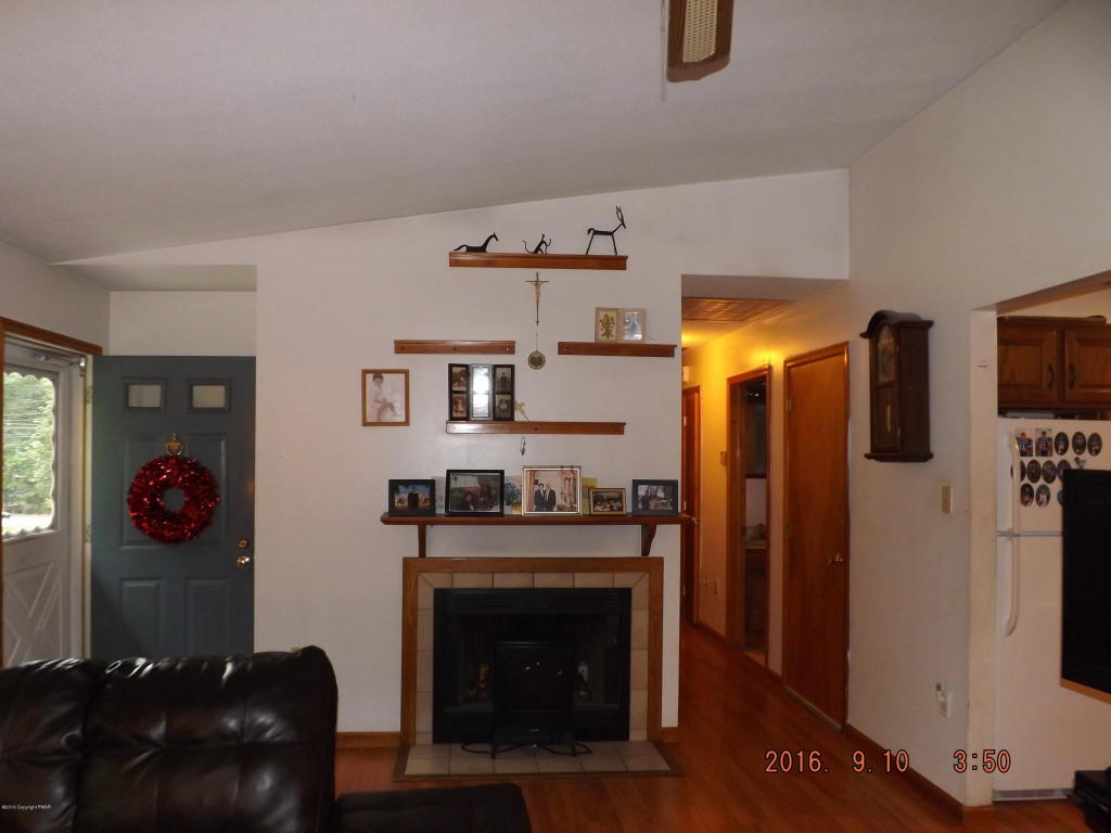 107Plum Dr, Kunkletown, PA 18058