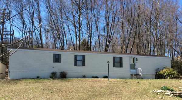Mountain Village Manufactured Home Community 199 Willington CircleMacungie, PA 18062