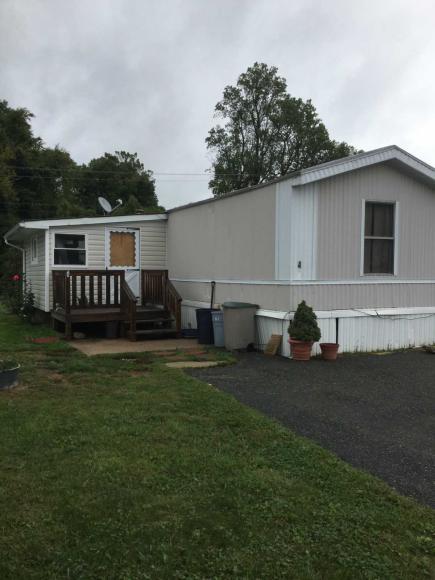Mountain Village Manufactured Home Community 4 Willington DriveMacungie, PA 18062