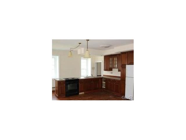 490 Walnut Drive, Lehigh Township, PA 18067