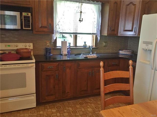 27 East Pennsylvania Avenue, Pen Argyl Borough, PA 18072