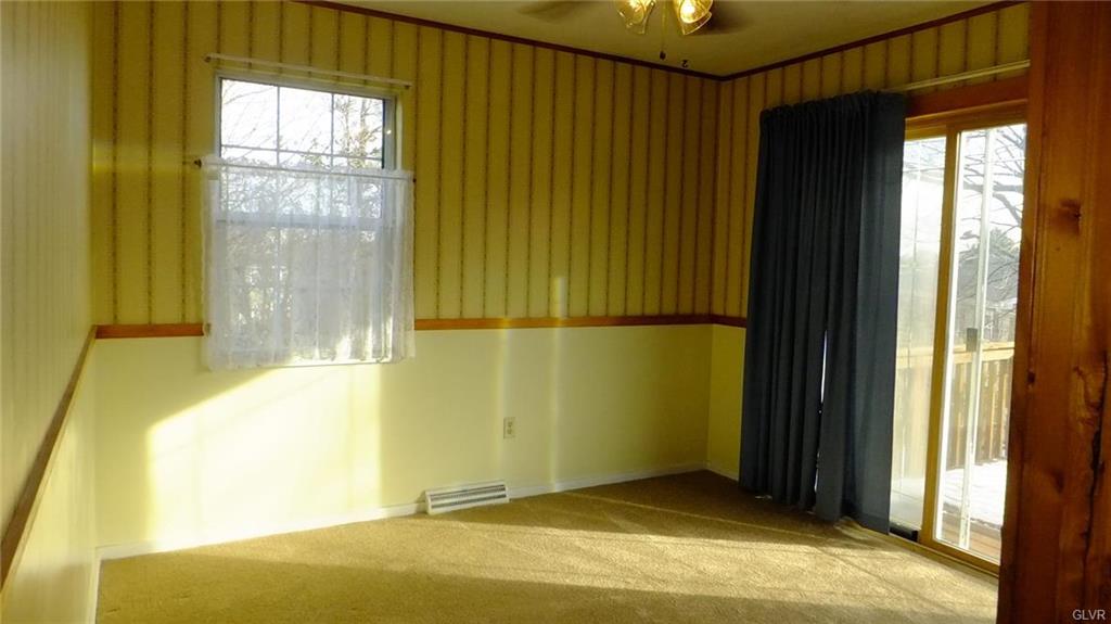 4204Mohican Dr, North Whitehall Twp, PA 18078