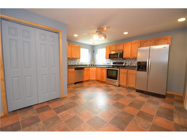 2256 Hillside Road, Washington Twp, PA 18080