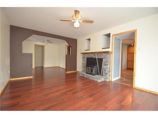 2256 Hillside Road, Washington Twp, PA 18080