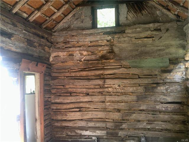 329 old grade Road, Bushkill Twp, PA 18091