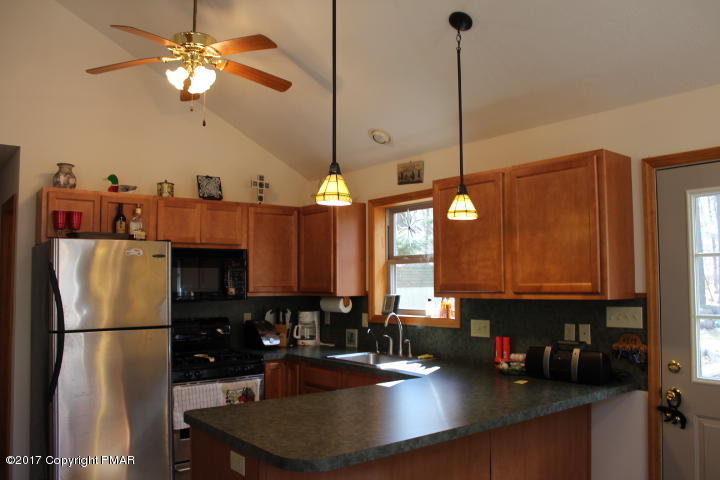 21Skyline Dr, Albrightsville, PA 18210