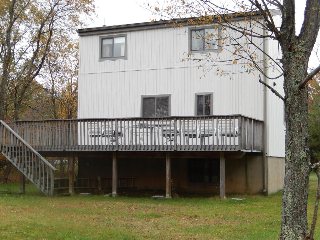 141Bishop Cir, Albrightsville, PA 18210